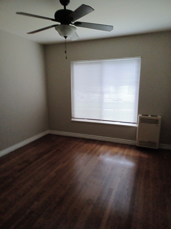 Building Photo - Carmona Apt LLC