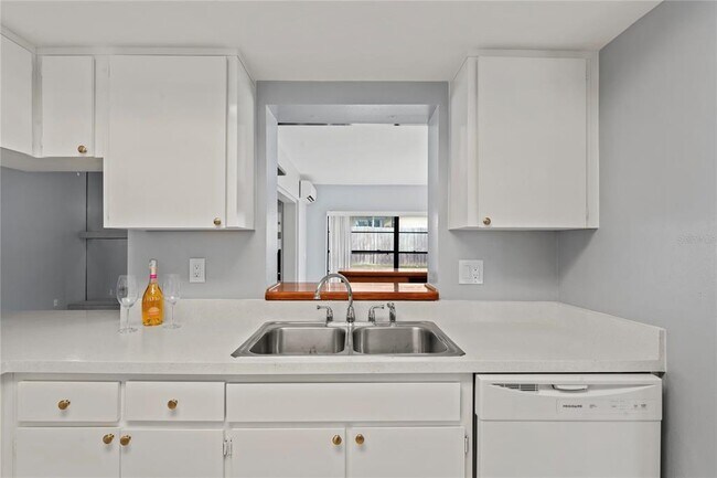 Building Photo - 2502 Indigo Dr