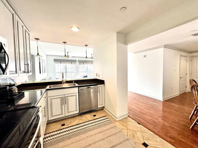 Building Photo - 195 14th St NE