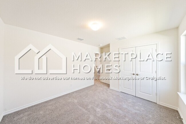 Building Photo - 4013 Woodside Dr