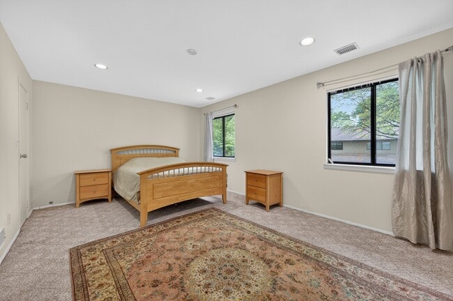 Building Photo - 36 Wimbledon Dr