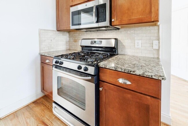 Building Photo - 970 Samples Ln NW