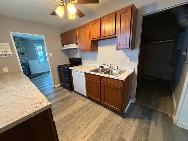 Building Photo - 1432 Bel Air