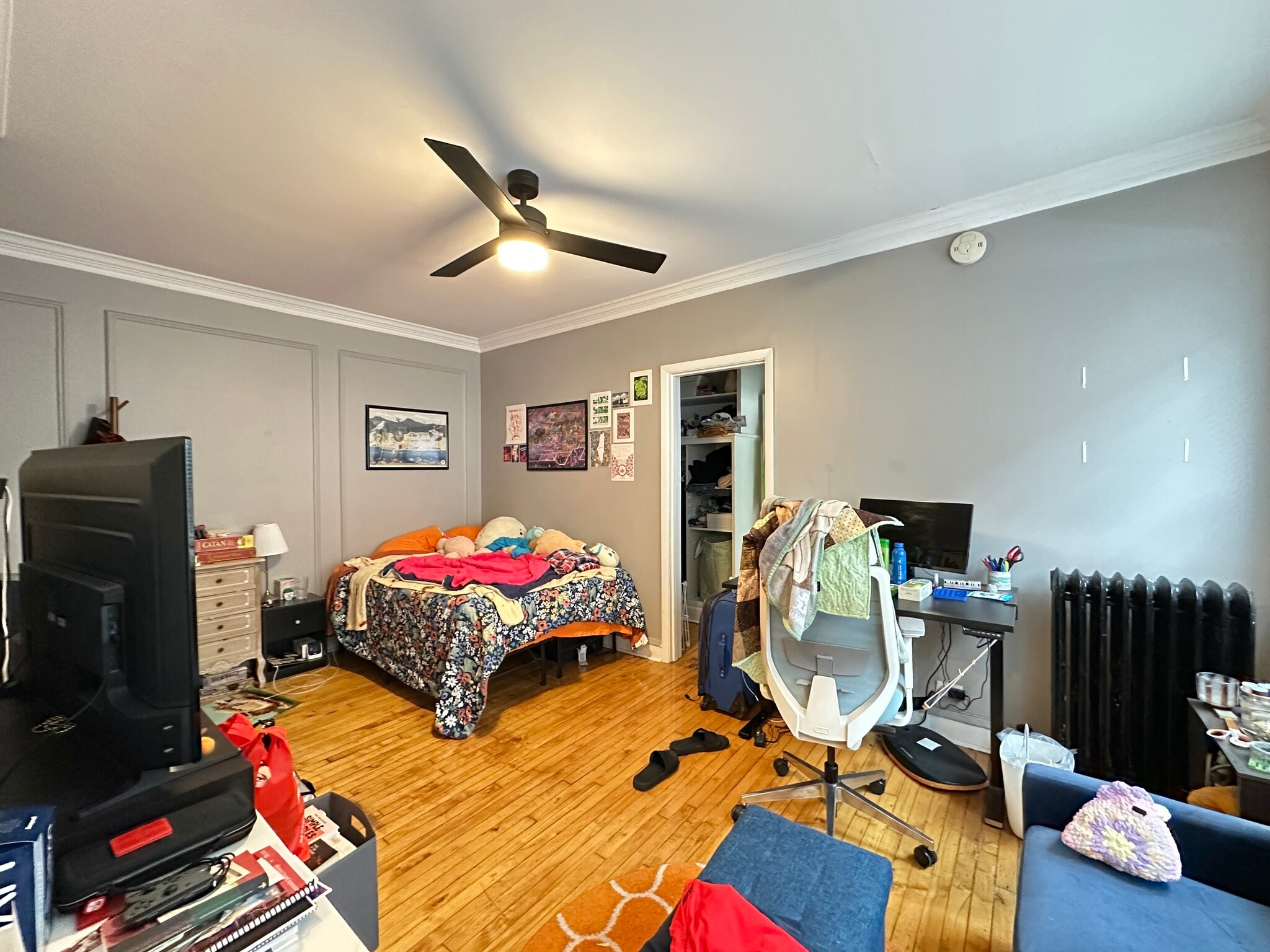 Building Photo - 5516 N Kenmore Ave