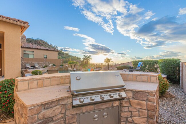 Building Photo - 3644 N Sagewood Cir