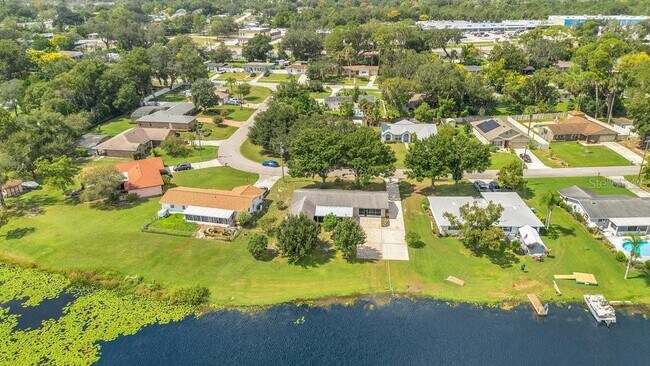 Building Photo - 1143 E Fowler Dr