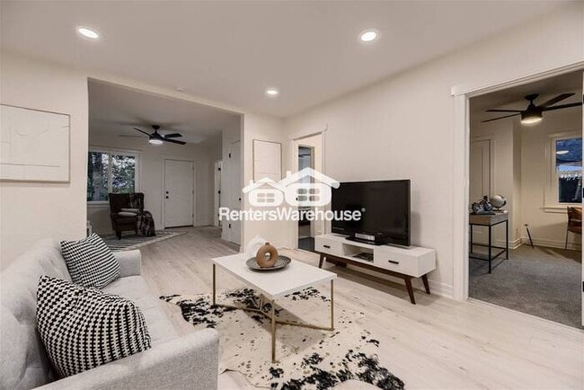 Building Photo - 12-17 MONTH LEASE! Available now! Light An...