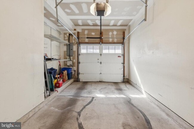 Building Photo - 105 Captains Way