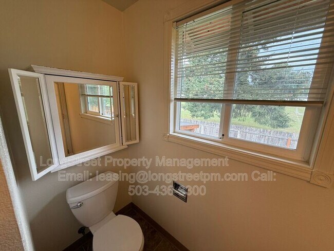 Building Photo - 1634 SW Knollbrook Pl