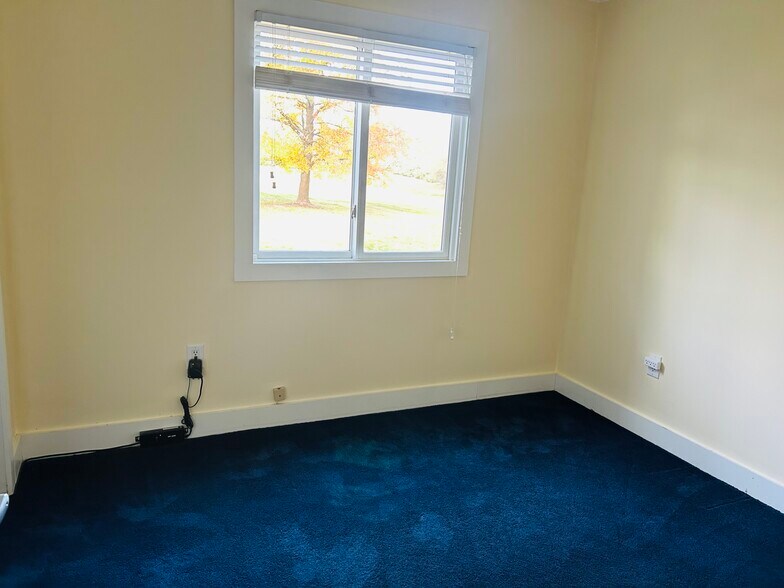 Building Photo - 1914 Aspen Dr