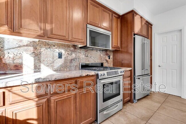 Building Photo - 173 Heligan Ln