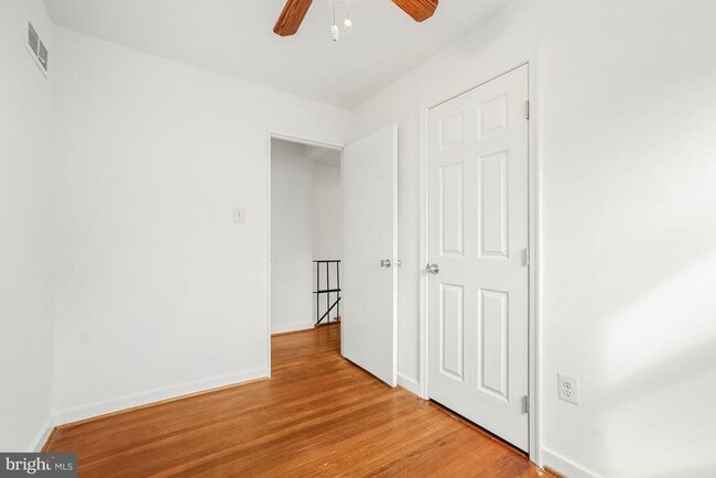 Building Photo - 6212 Carters Ln