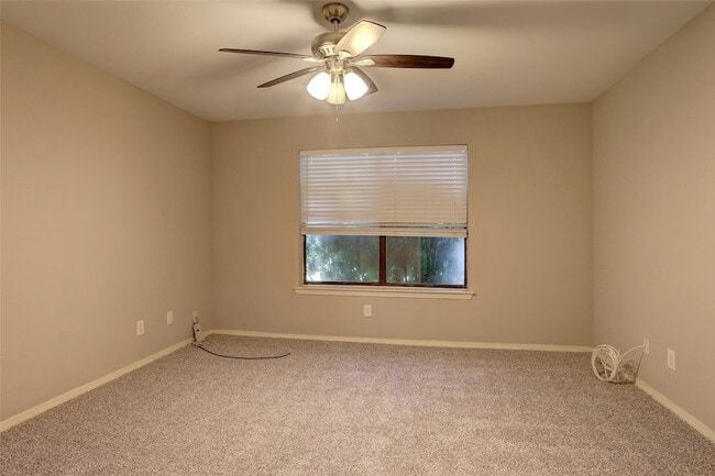 Building Photo - 711 Wolftrap Dr