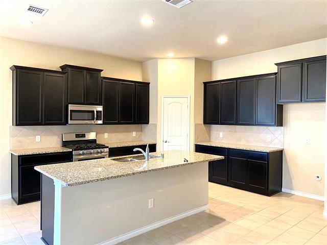 Building Photo - 543 Haven Dr