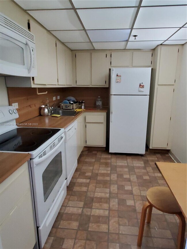 Building Photo - 20515 E Country Club Dr  841 Aventura Fl 3...