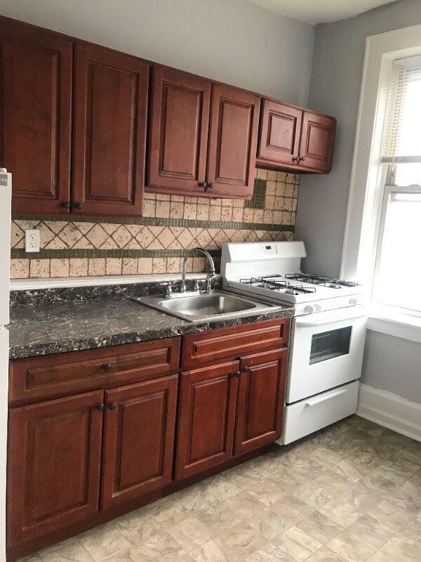 Building Photo - 388 Bloomfield Ave