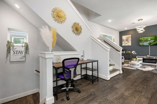 Building Photo - 5815 Fairdale Ln