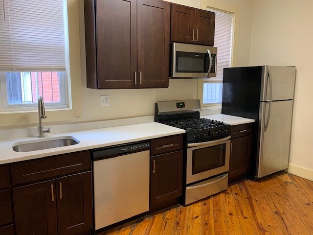 Building Photo - 4021 Pine St