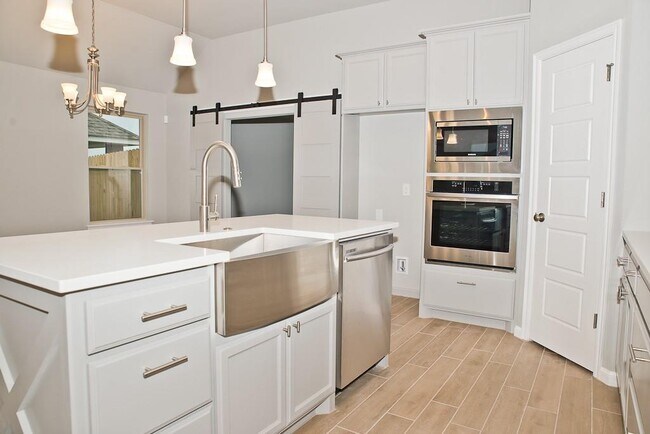 Building Photo - 1005 SW 140th St