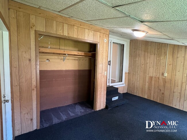 Building Photo - Updated 4 Bedroom, 2 Bathroom House By Augustana University