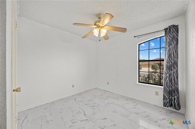 Building Photo - 2804 Cactus Dr
