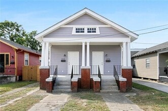 Building Photo - 2534-2536 Lavender St