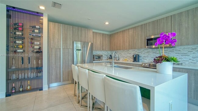 Building Photo - 10360 NW 68th Terrace