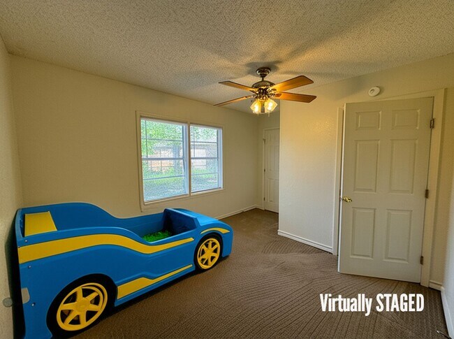 Building Photo - 1301 Franz Dr