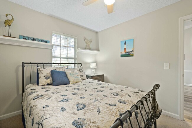 Building Photo - 529 Pointe S Dr