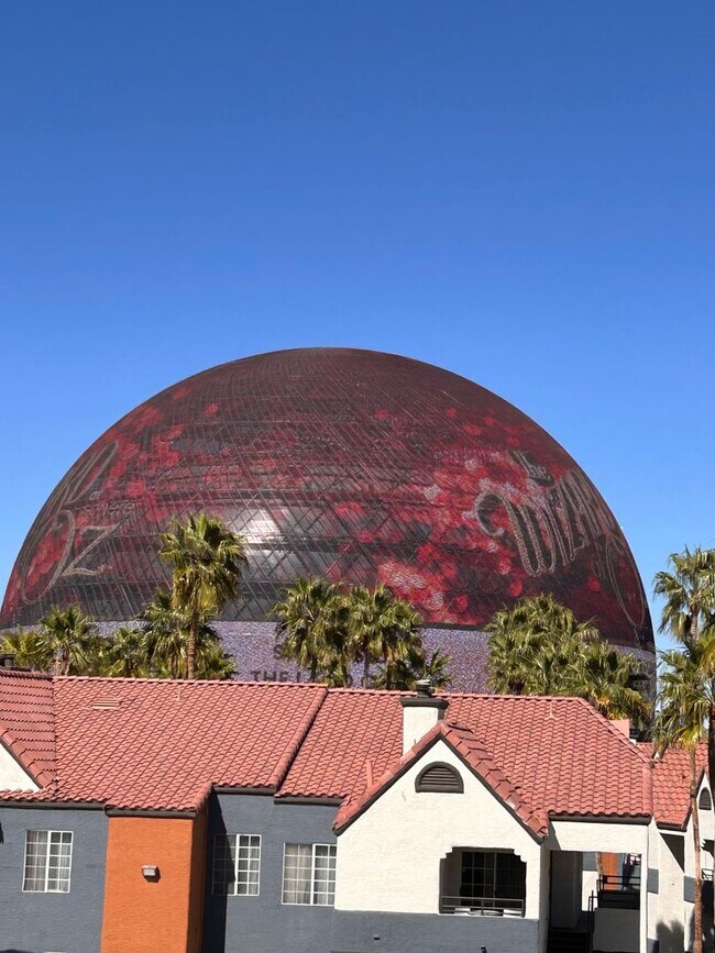 Building Photo - Beautiful  furnished 1 bedroom with a view of the Sphere!