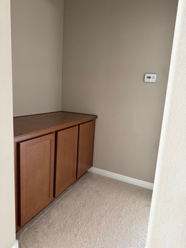 Building Photo - 4bedroom 3 bath 3 car garage