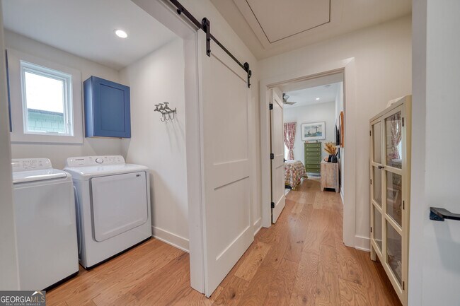 Building Photo - 305 Breakspear Ln