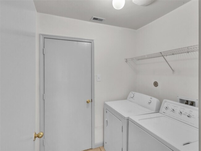 Building Photo - 19022 Yellow Thrush Dr