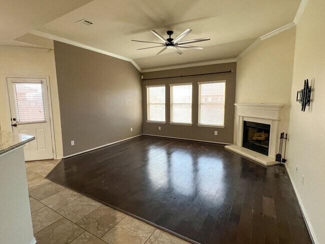 Building Photo - 326 Briar Park Dr