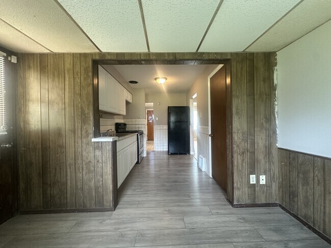 Building Photo - 1426 Comet Dr