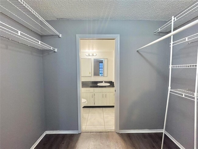 Building Photo - 1550 11th St NE