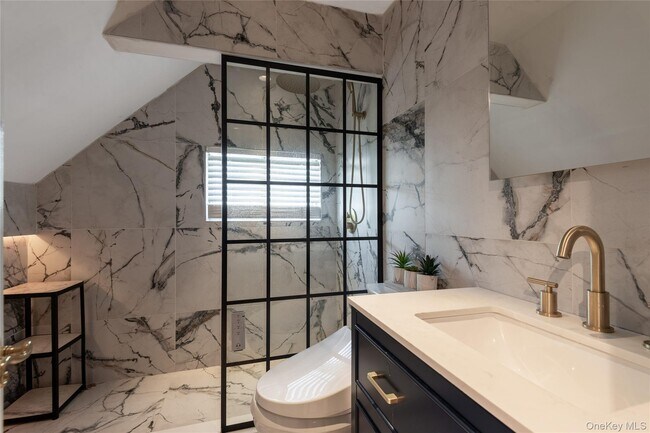 Building Photo - 11 Foster Ln