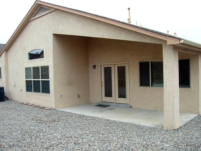 Building Photo - Beautiful 4 Bedroom Home in Rio Rancho