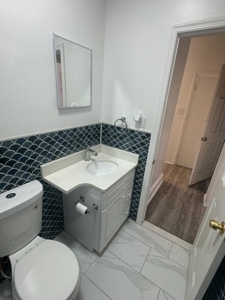 Building Photo - 107-15 103rd St