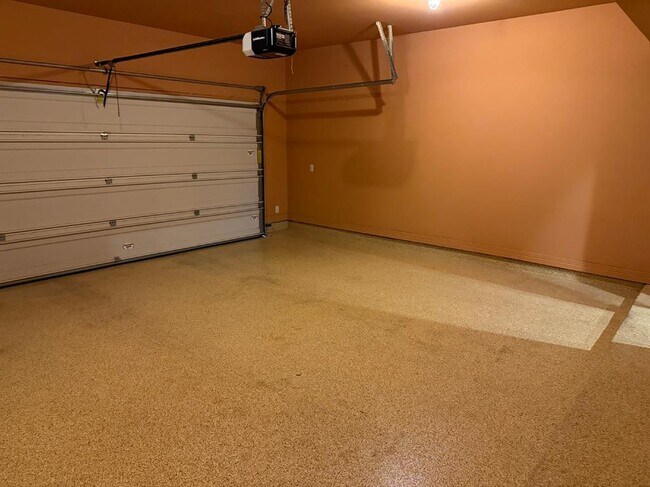 Building Photo - 12004 Terraza Cir