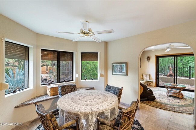 Building Photo - 25409 N Quail Haven Dr