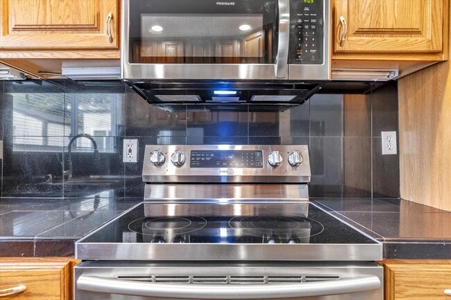 Building Photo - San Jose 4 Bedroom with Solar Power & Central A/C