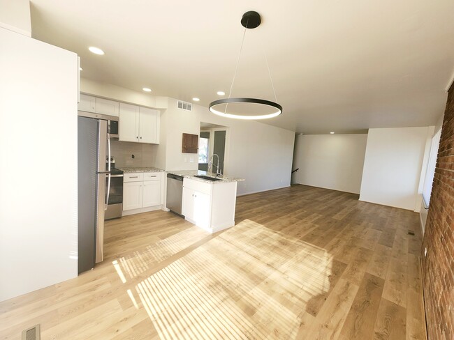 Building Photo - Drummond Flats