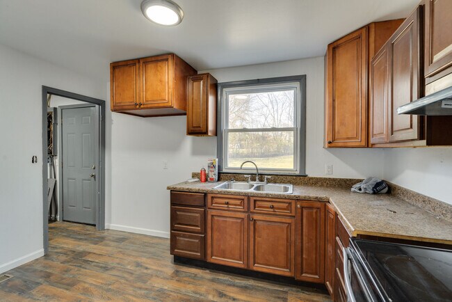 Building Photo - 1481 Snell Blvd