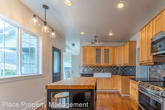 Building Photo - 4 br, 2 bath House - 1134 SE Marion St. Un...