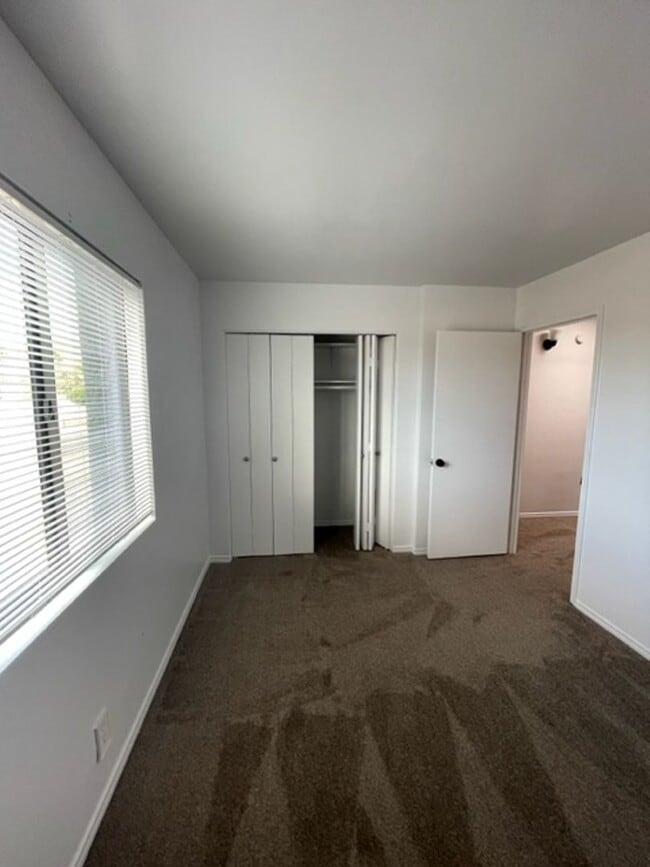 Building Photo - Old Town Scottsdale townhome- 2 bd 2 bath- W/D- Yard