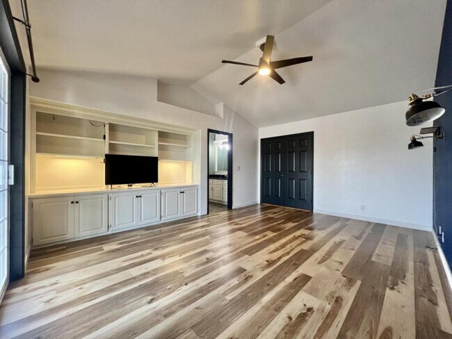Building Photo - 1062 Thelma Way