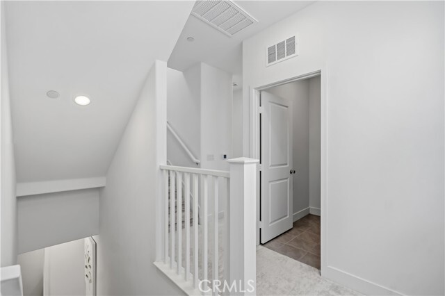 Building Photo - 208 Yerba