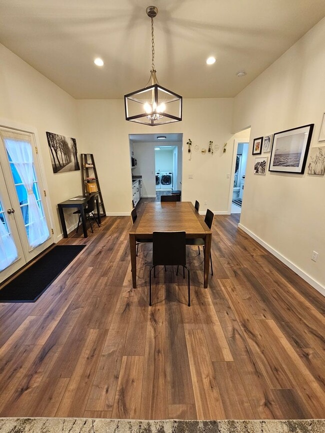 Building Photo - Furnished  3 bedroom in Mount Vernon for S...
