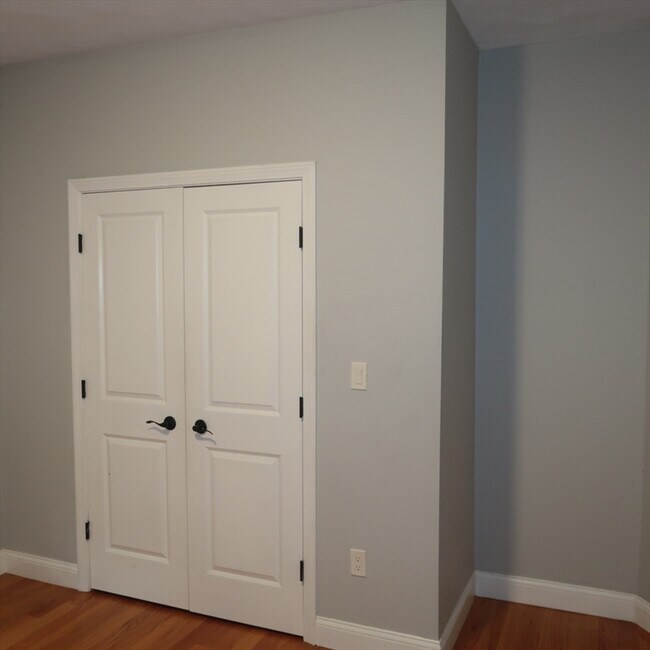 Building Photo - 45 Glenwood St